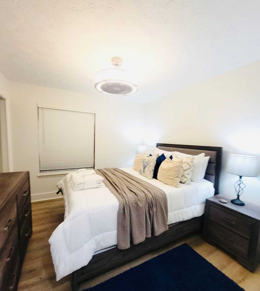 Stilfull 4BD Jacuzzi - 4 Min Til Strand Panama City, Bilde 16