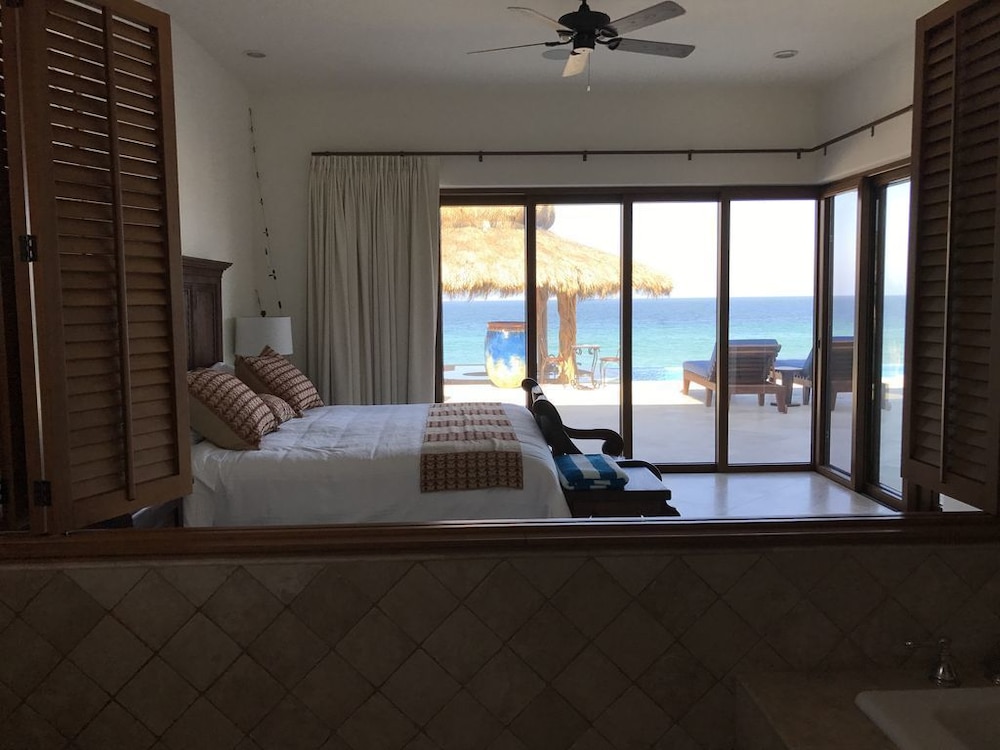 Luxury Villa (4 Bedrooms) photo 1