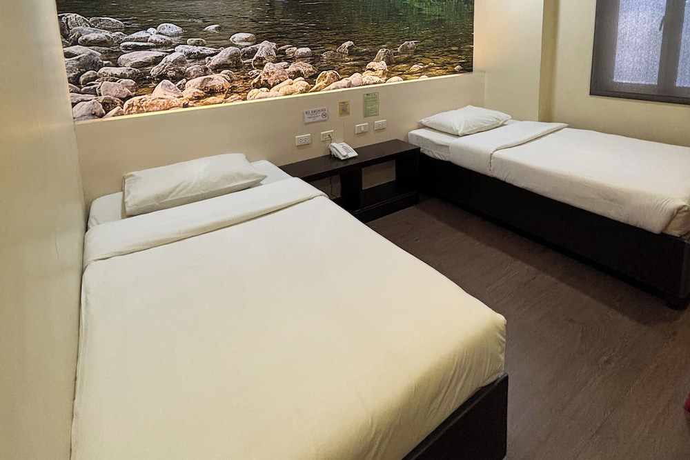 Deluxe Twin Room photo 3