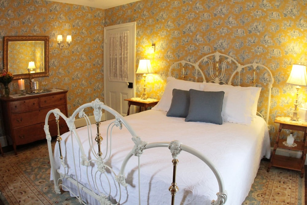 Suite, Multiple Beds, Private Bathroom (Franklin Suite) photo 2