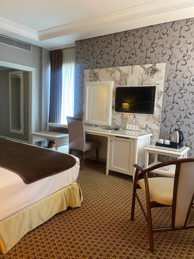 Standard Room, 2 Double Beds, Sea View photo 3