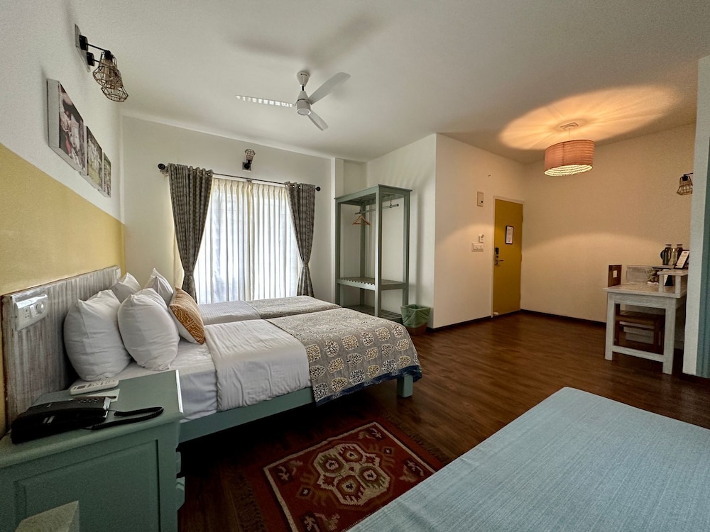 Classic Cabin, 1 Queen Bed photo 1