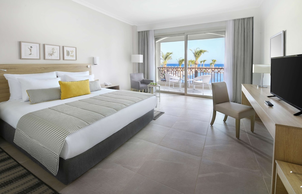 Deluxe Double or Twin Room, Sea View (Family, Pool View) - Photo 1