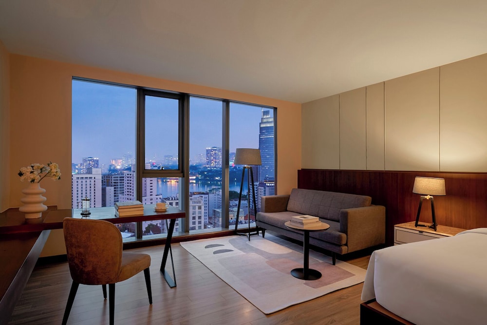 Superior Room, City View