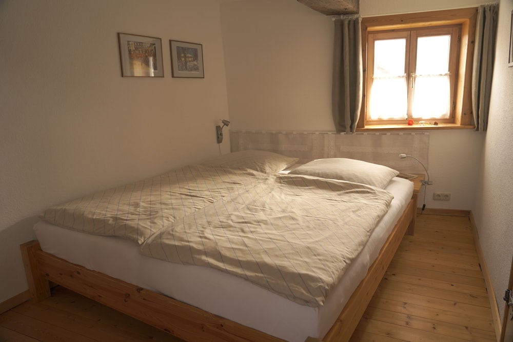 Romantic Townhome, 2 Bedrooms, City View photo 2