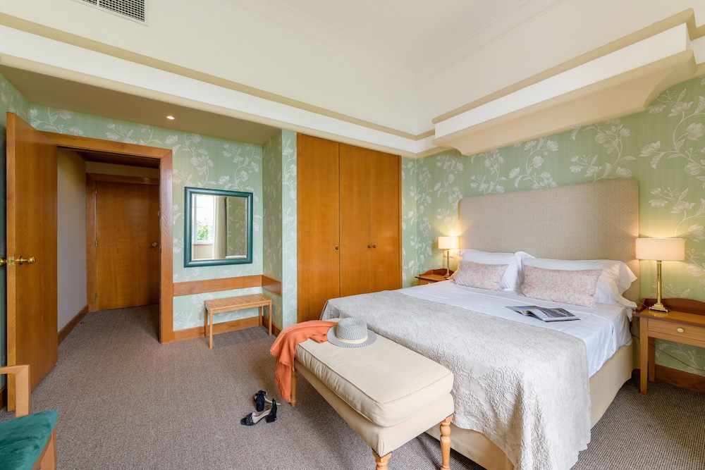 Standard Double or Twin Room - Photo 3