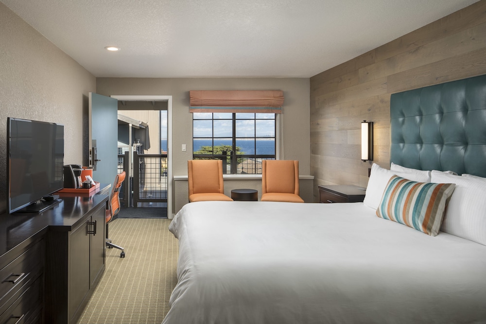 Room, 1 King Bed (Cannery Row)