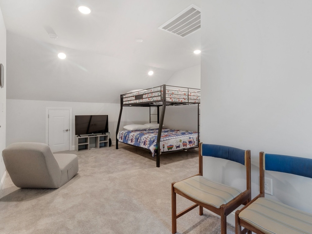Townhome, 4 Bedrooms