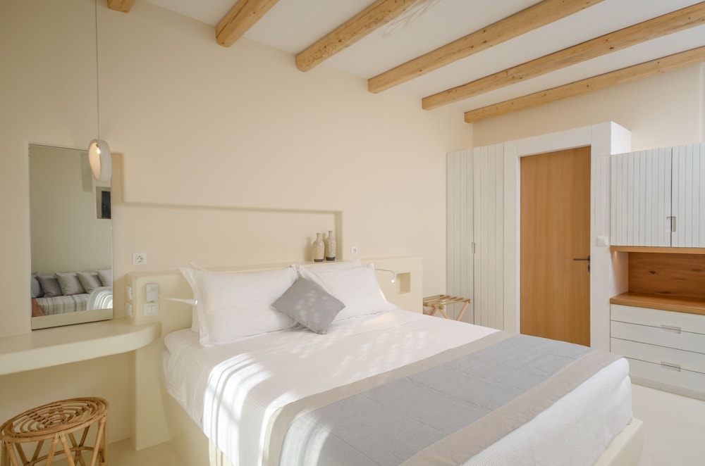 Junior Suite, Partial Sea View - Photo 3