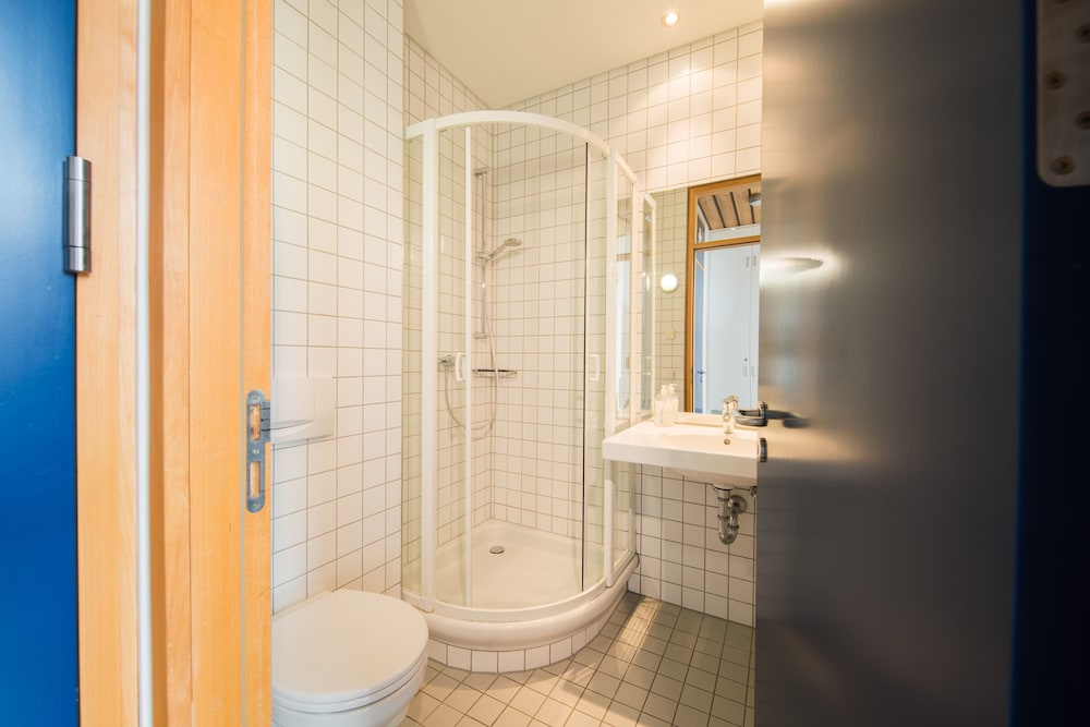 Standard Twin Room, Shared Bathroom photo 2