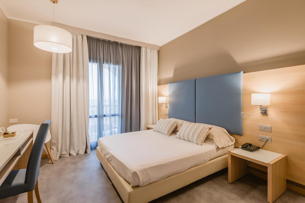 Double or Twin Room, 1 Bedroom - Photo 1