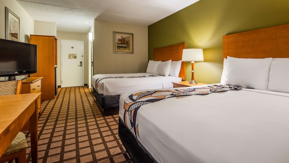 Standard Room, 2 Double Beds, Accessible, Refrigerator - Photo 1