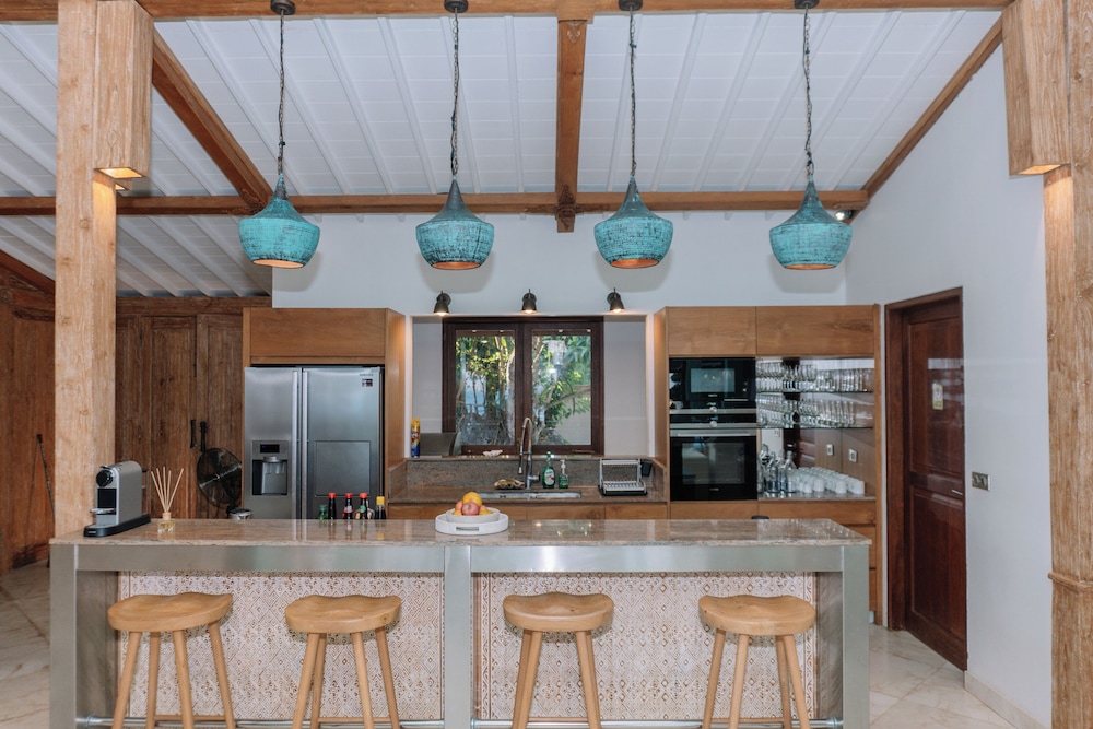 Presidential Villa, Ocean View