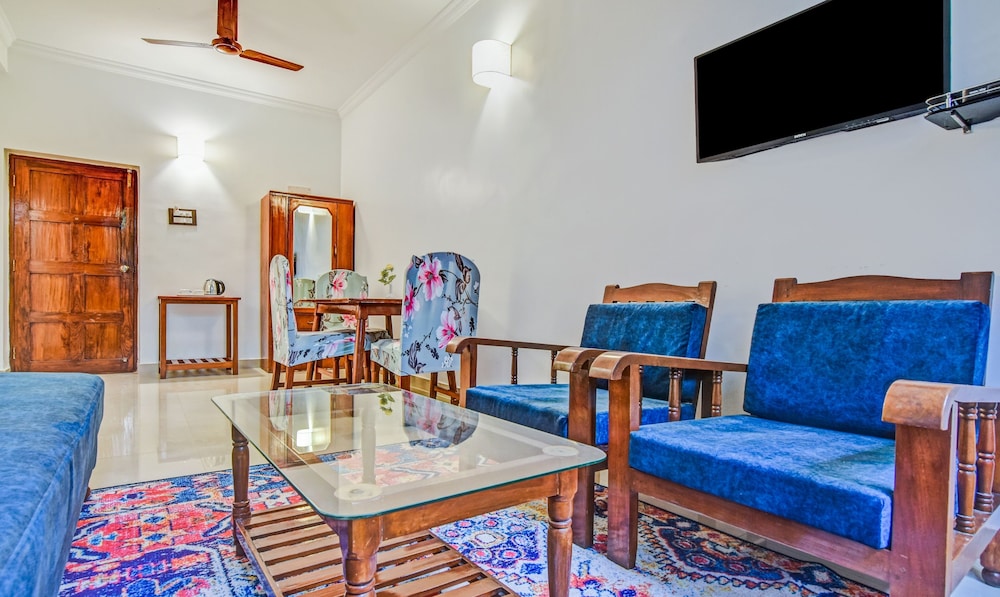 Superior Room, Pool View - Photo 3