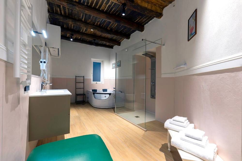 Family Studio Suite, Annex Building thumbnail 6