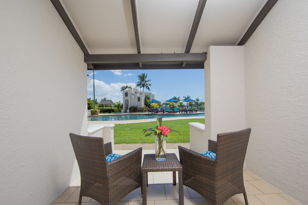 Superior Pool View Room - Photo 3
