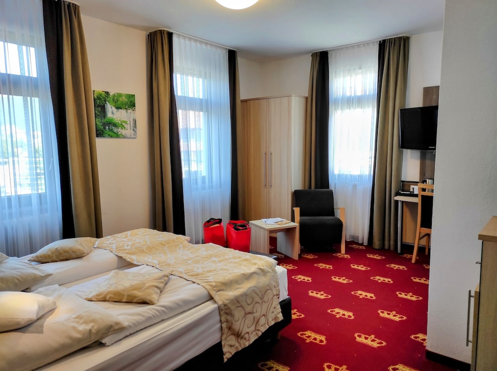 Standard Double Room - Photo 6