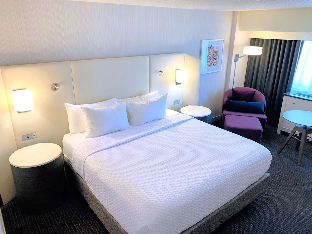Superior Room, 1 King Bed (Preferred - King) - Photo 2