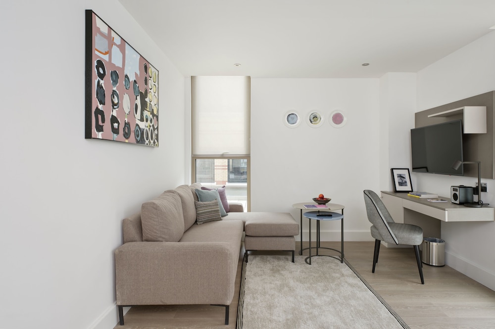 Executive One Bedroom Suite with Terrace photo 1