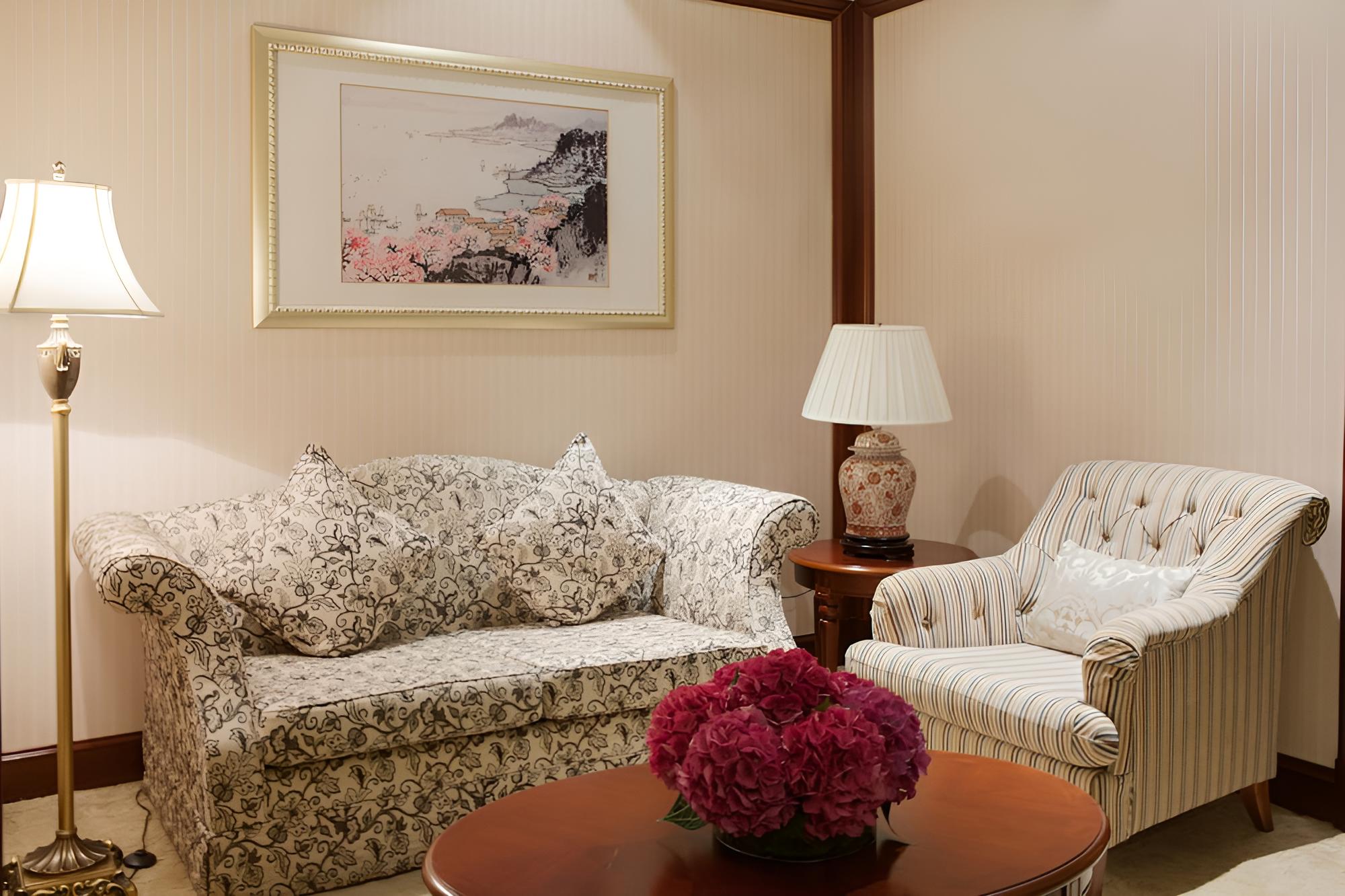 Superior Suite King photo 2