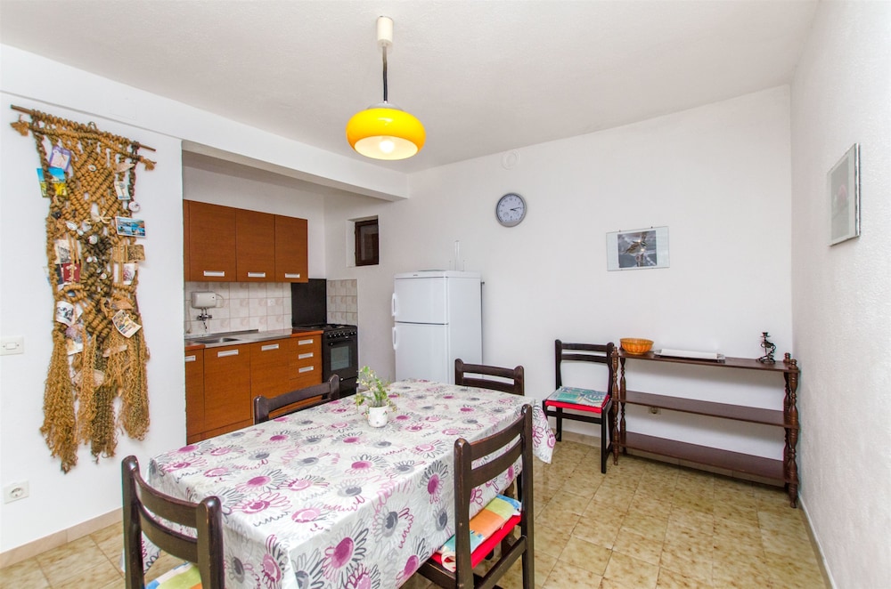Apartment (A1) photo 2