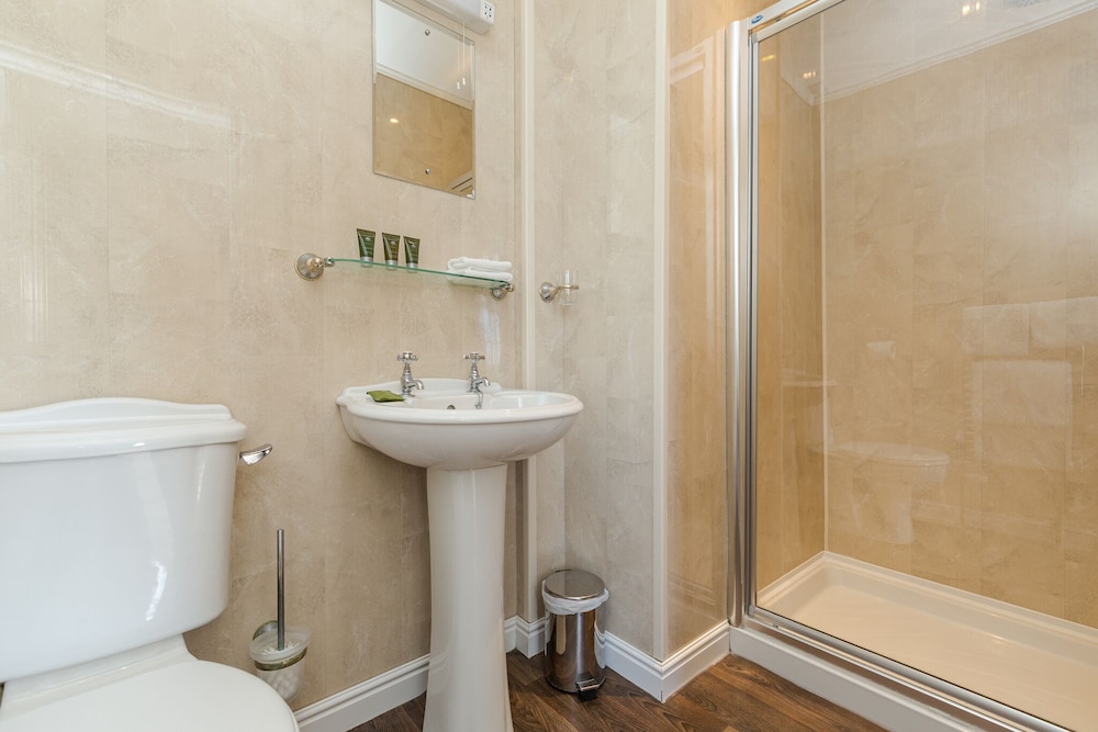 Superior Double Room, Ensuite (The Weeping Ash) - Photo 3