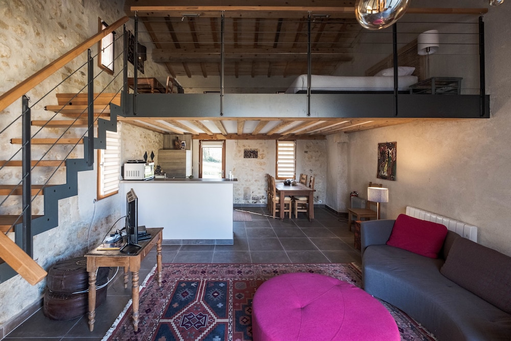House (Pigeonnier) photo 1