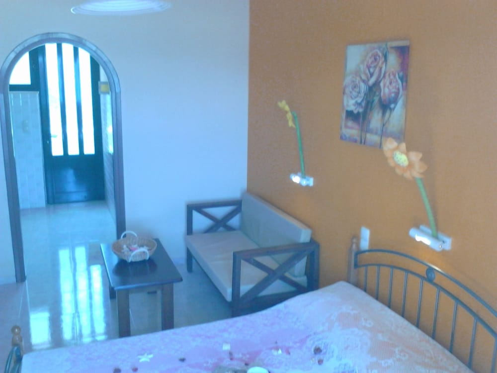 Studio, Sea View