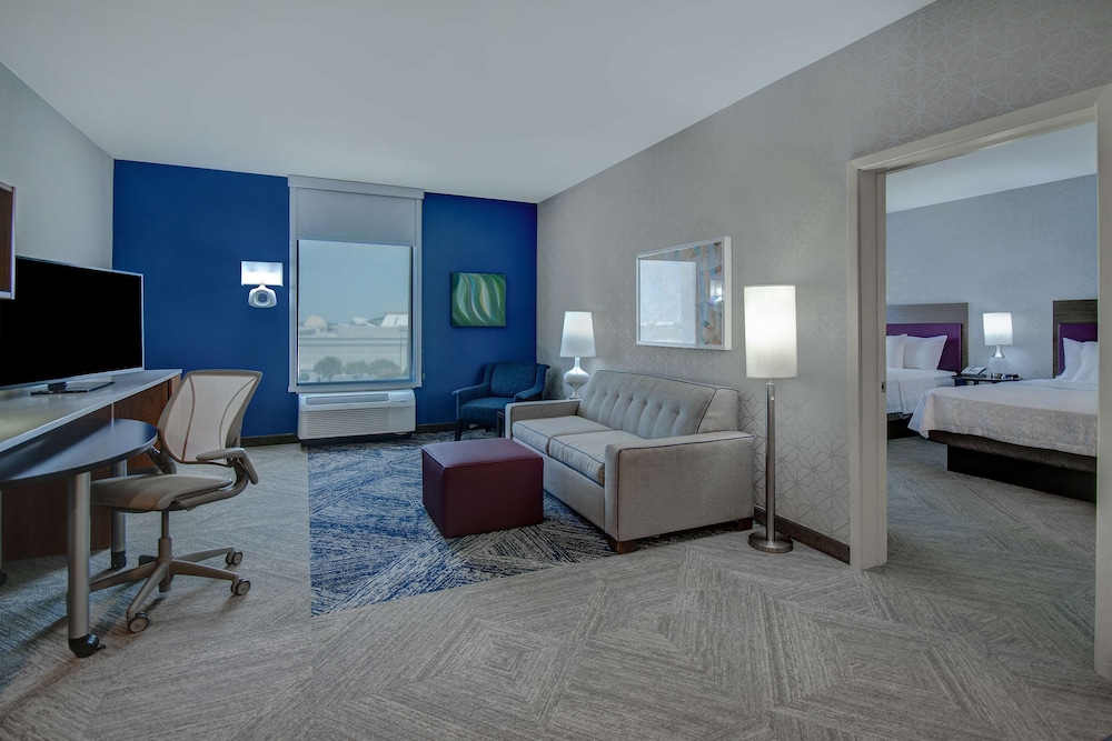 Suite, 2 Queen Beds, Accessible, Bathtub (Non-Smoking)