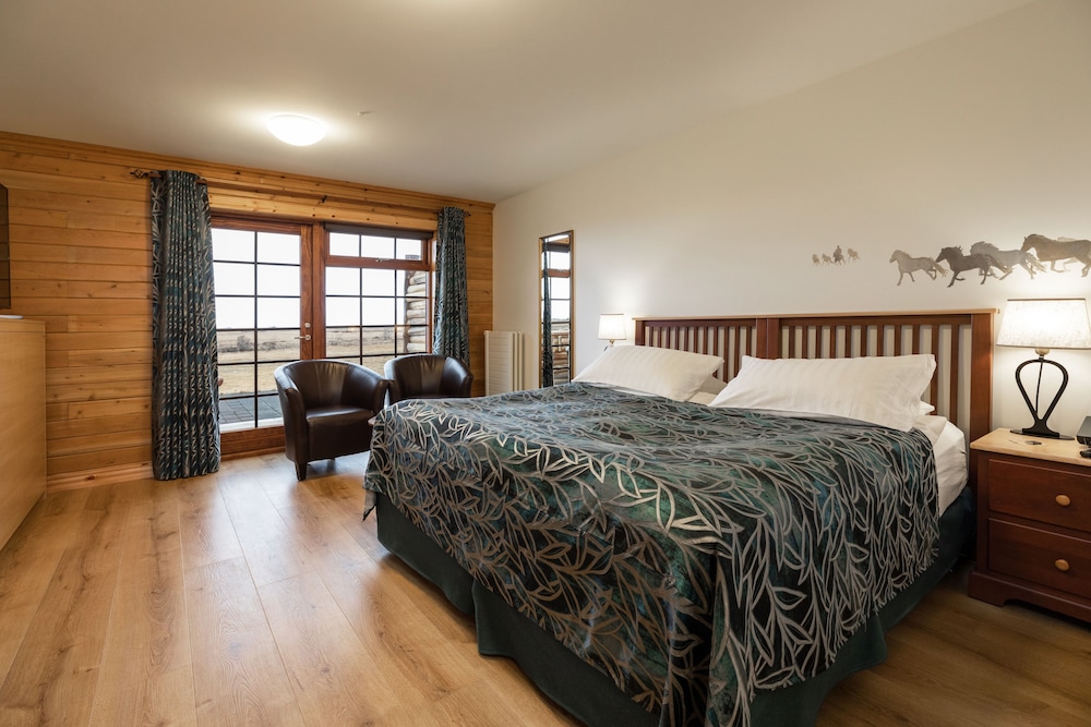 Deluxe Triple Room with River View and Hot Tub Access