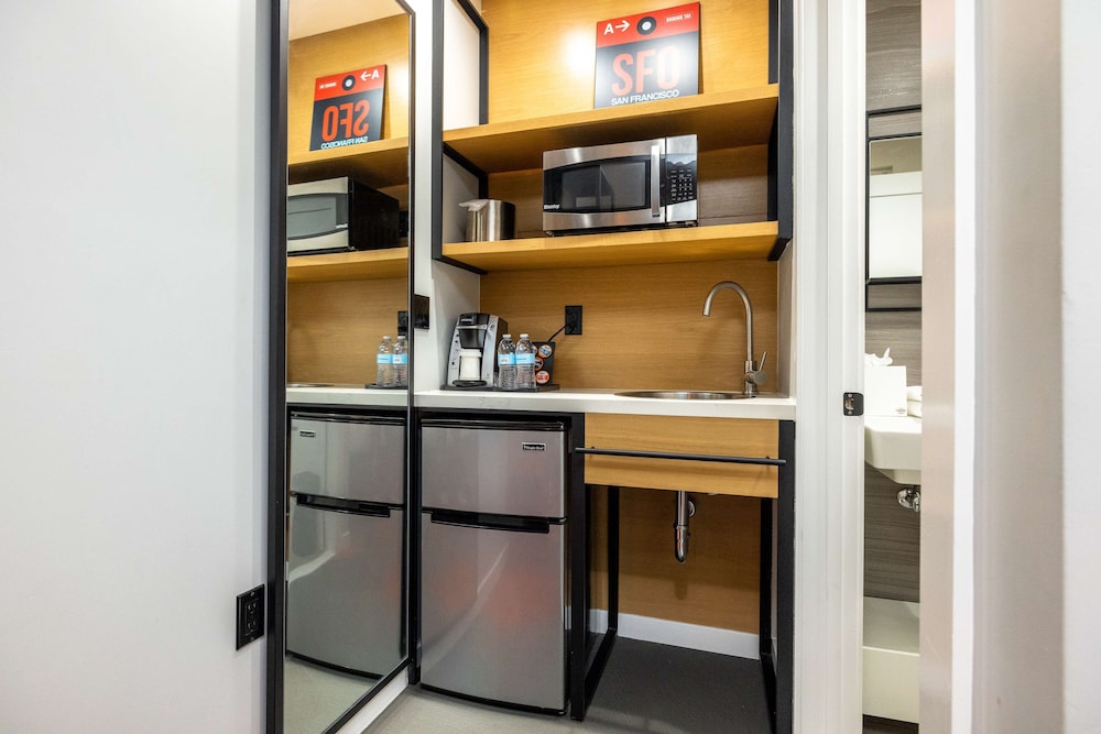 Room, 1 King Bed, Accessible, (Mobility, Hearing, Roll-in Shower) - Photo 3