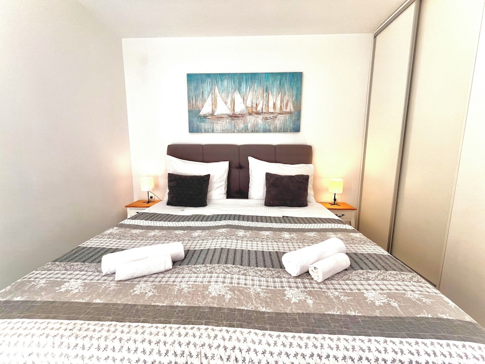 Family Apartment, 2 Bedrooms, Sea View photo 2
