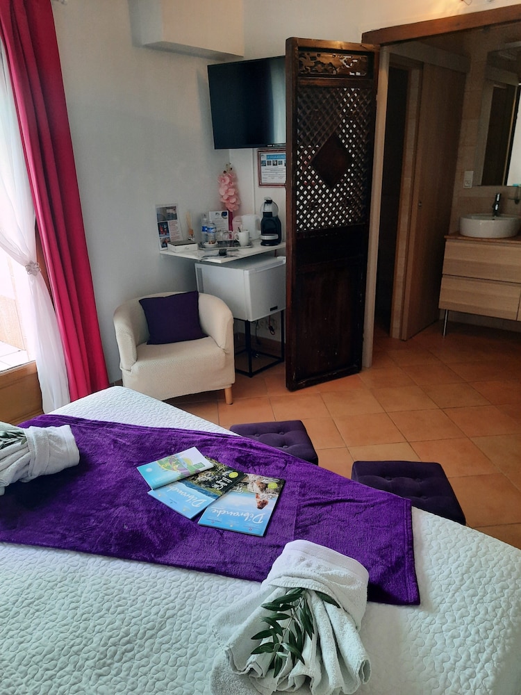 Romantic Double Room, Garden View - Photo 5
