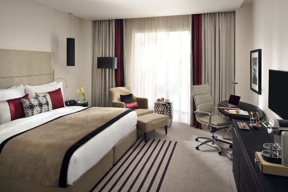 Grand Room, 1 King Bed, Non Smoking, City View - Photo 6