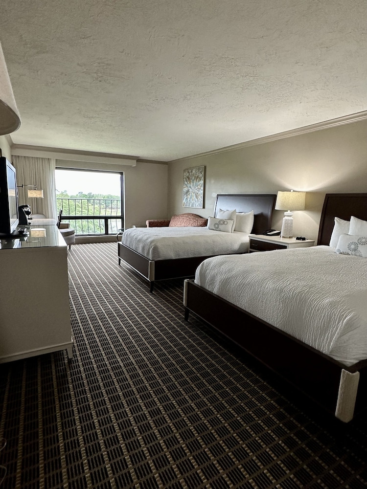 Resort View Two Queen Beds - Photo 3