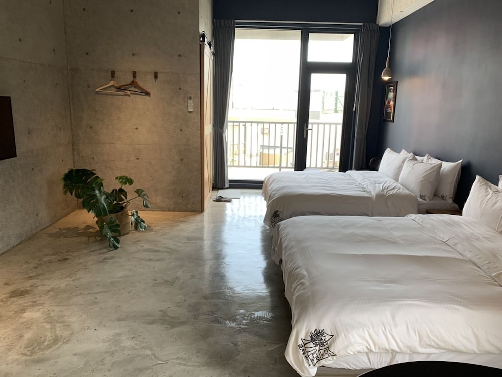 Basic Quadruple Room, 2 Double Beds, Non Smoking photo 3