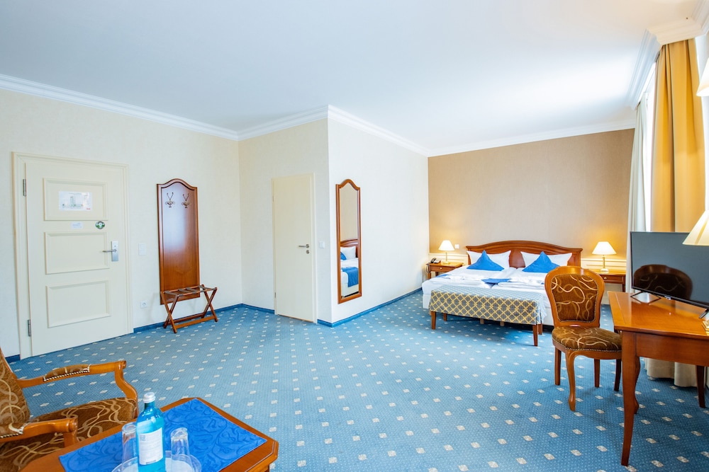 Junior Suite in Main Building photo 2