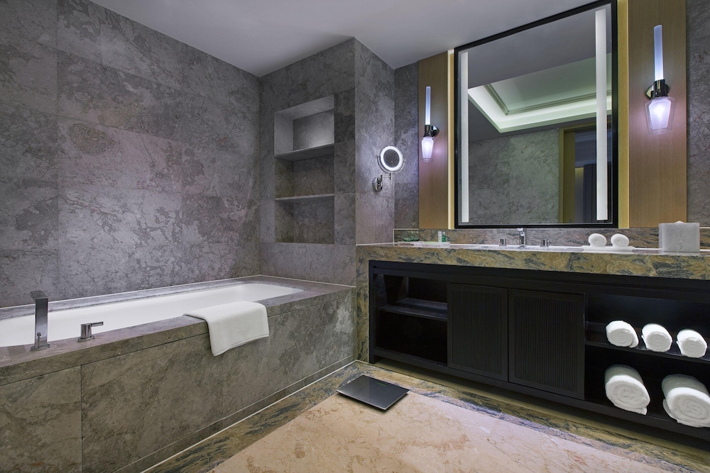 Club Room, 2 Double Beds, City View