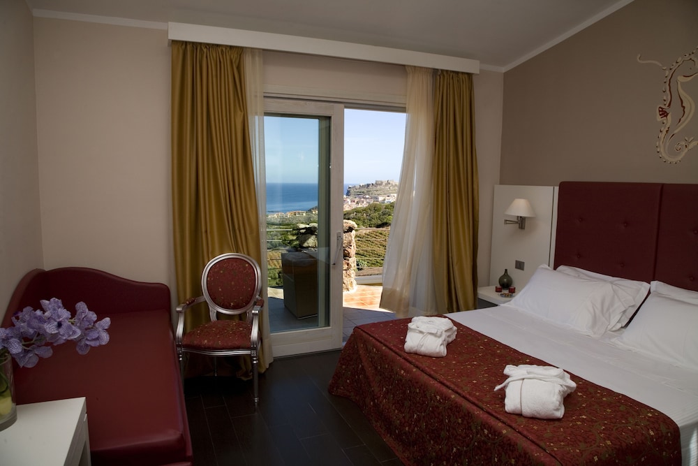 Superior Double or Twin Room, Sea View photo 2