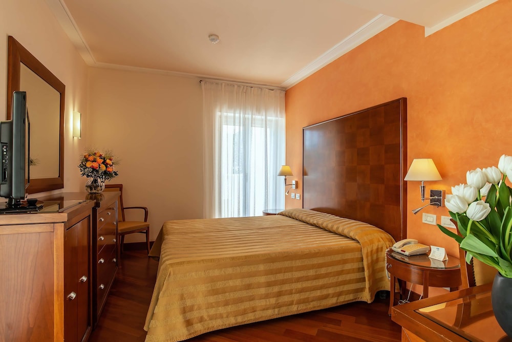 Standard Room photo 3