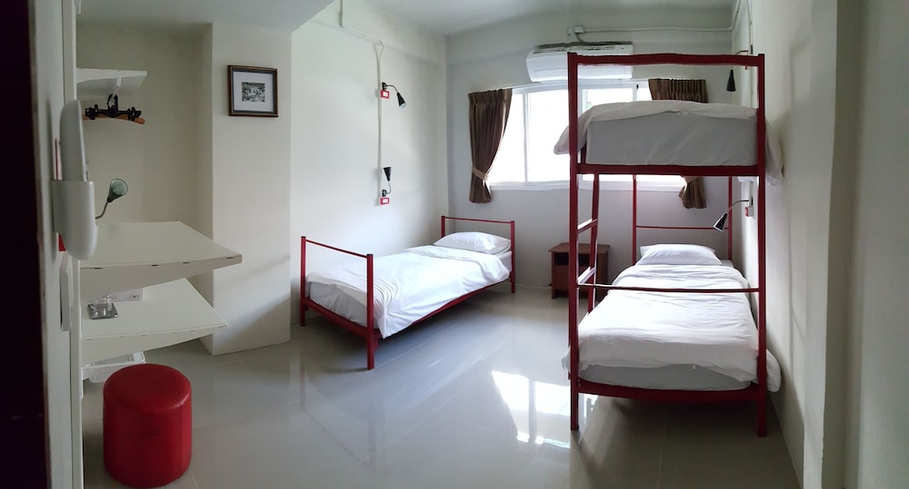 Triple Room (Private Bathroom) photo 3