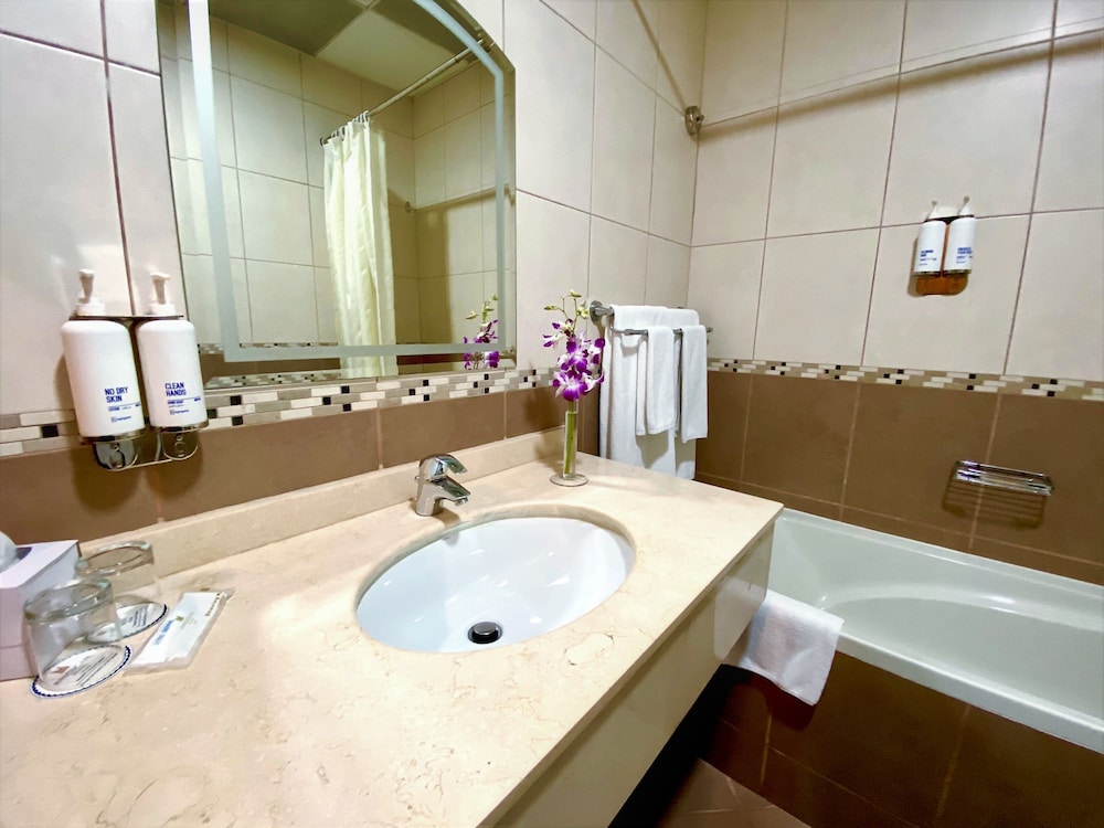 Deluxe Double Room Single Use, 2 Twin Beds, City View - Photo 12
