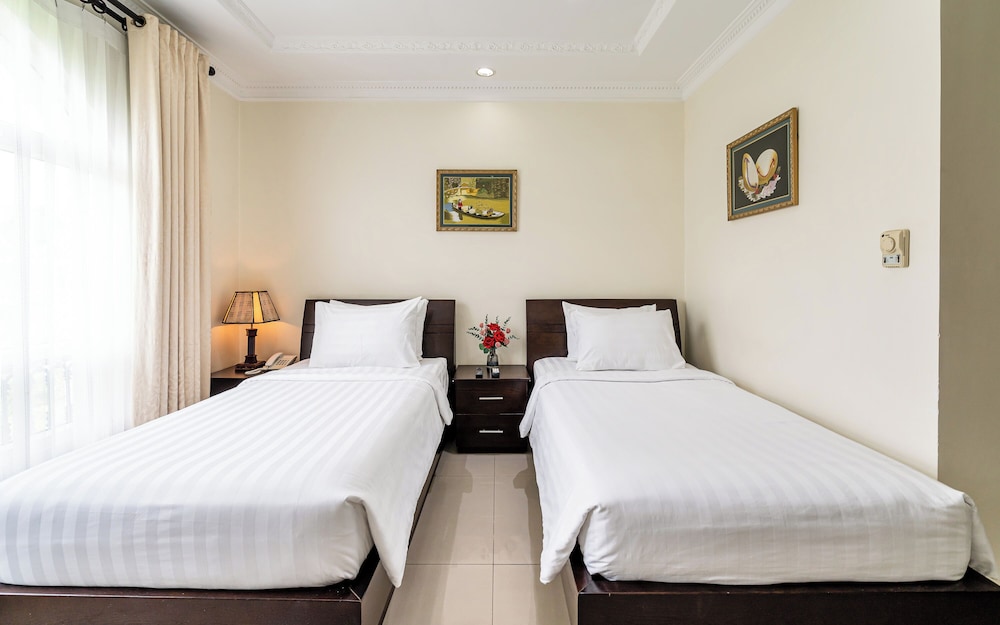 Junior Double or Twin Room, City View