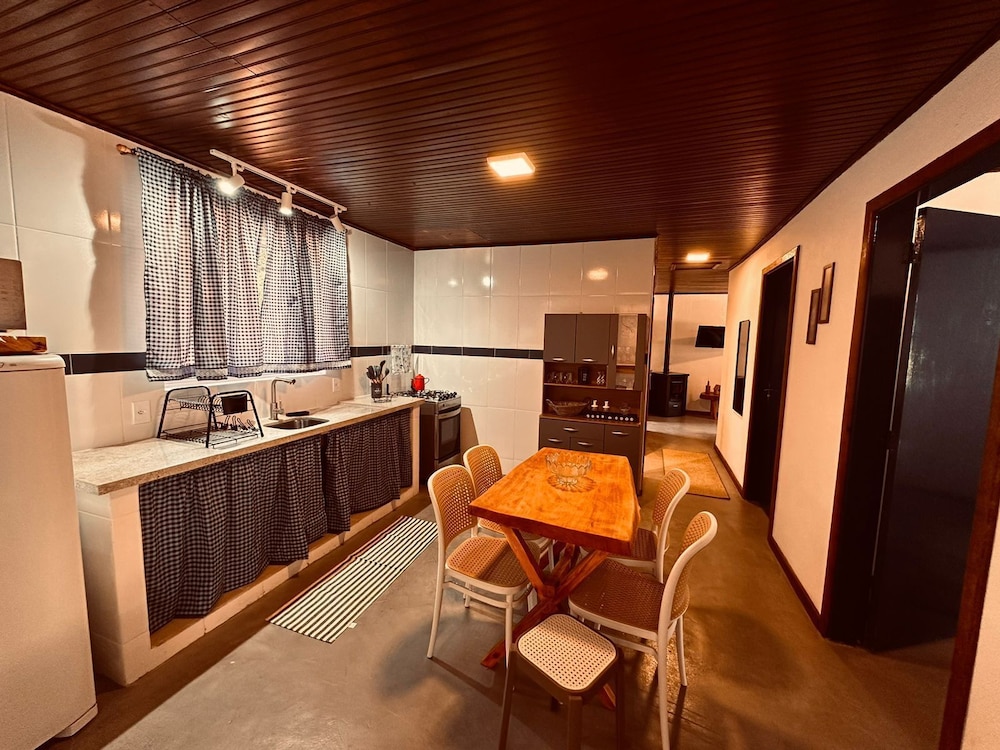 Family Cottage, 3 Bedrooms, Kitchen, Mountain View photo 1