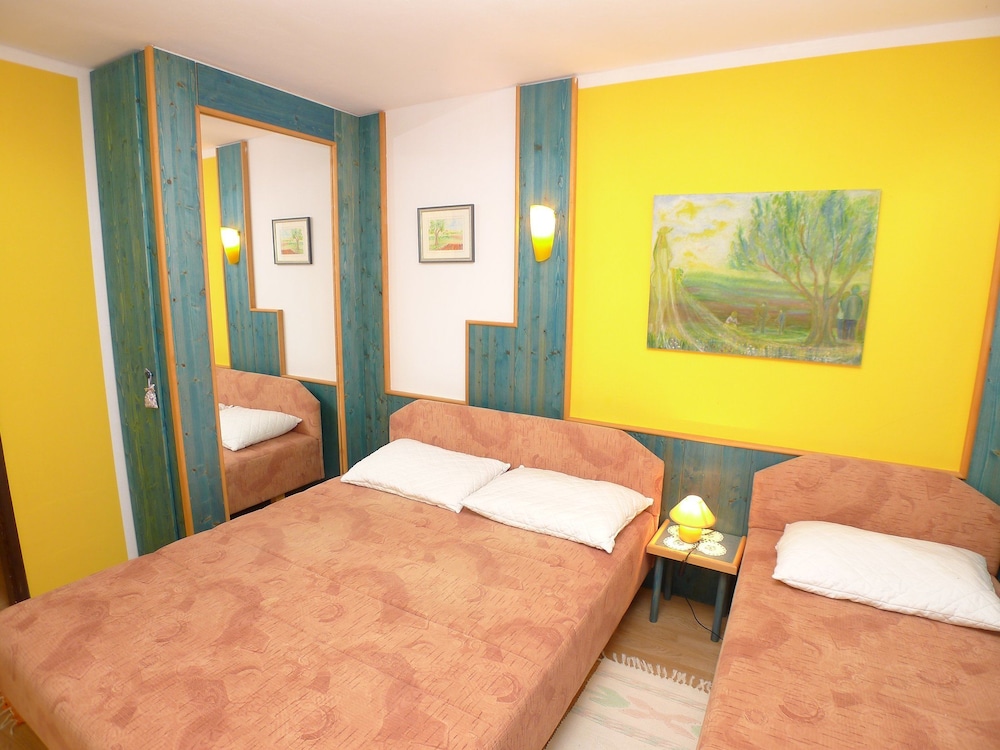 Apartment (1 Bedroom)