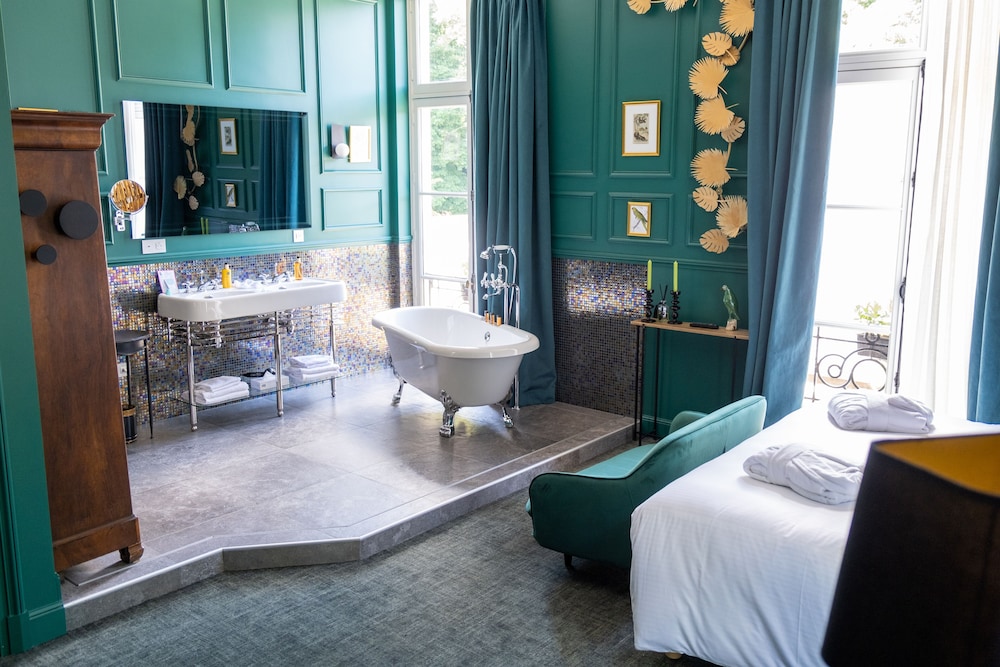 Deluxe Room, 1 Double Bed (Grounds view) - Photo 19