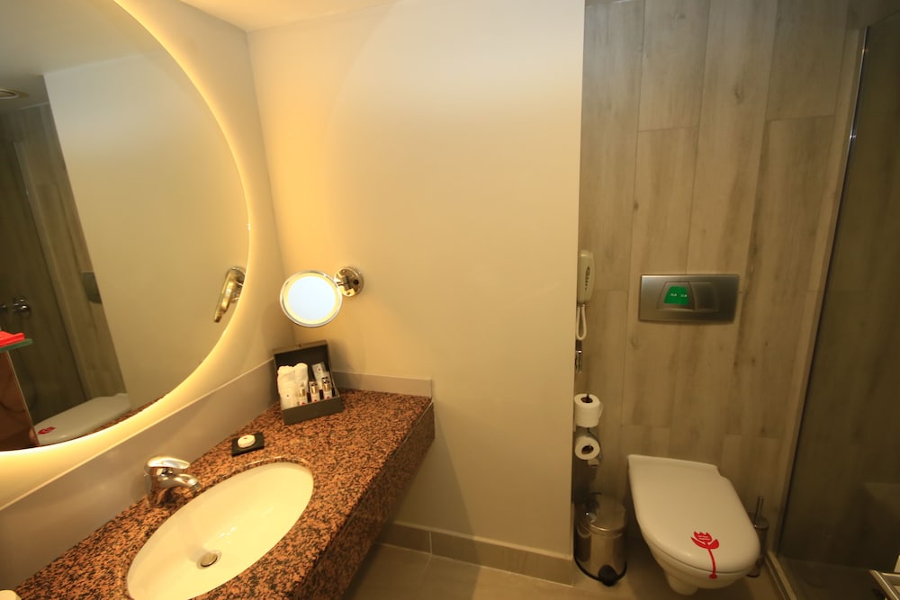 Superior Double or Twin Room, Partial Sea View