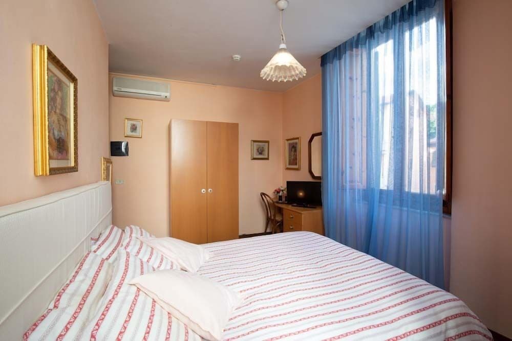 Traditional Room photo 1