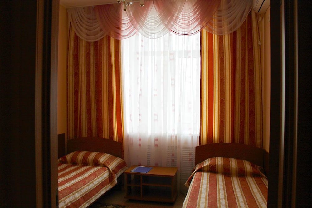Economy Twin Room photo 1