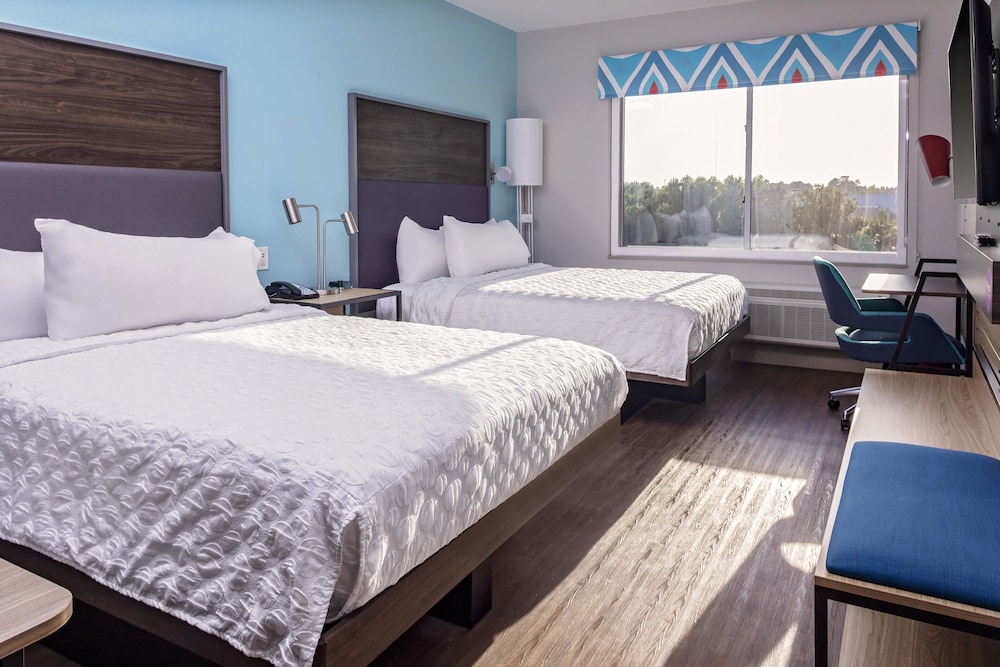 Room, 2 Queen Beds - Photo 1